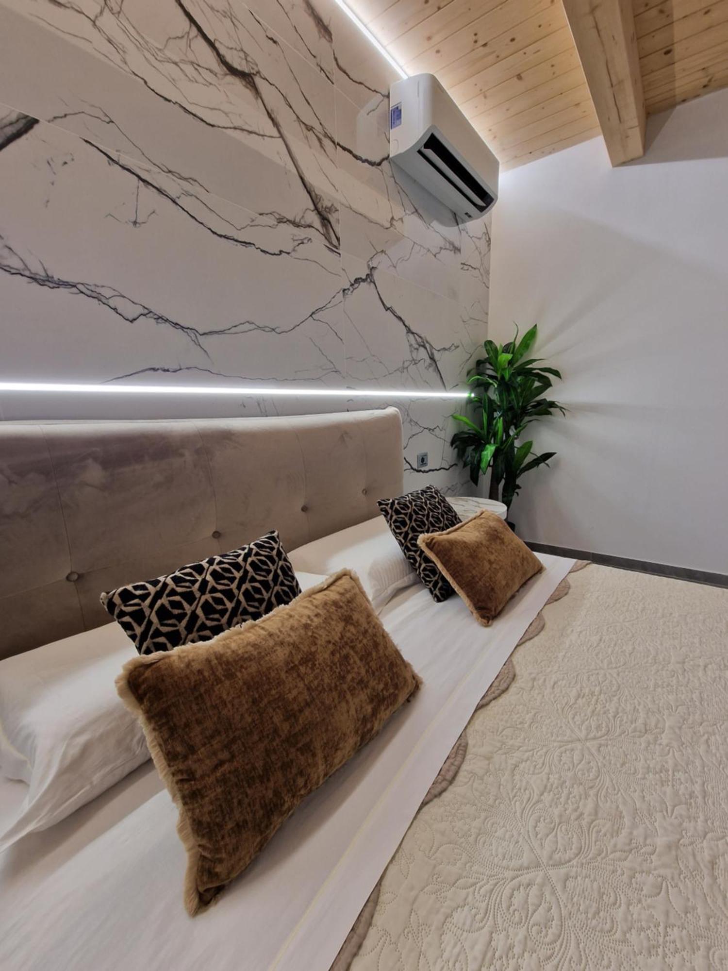 Marla Rooms Специя Экстерьер фото