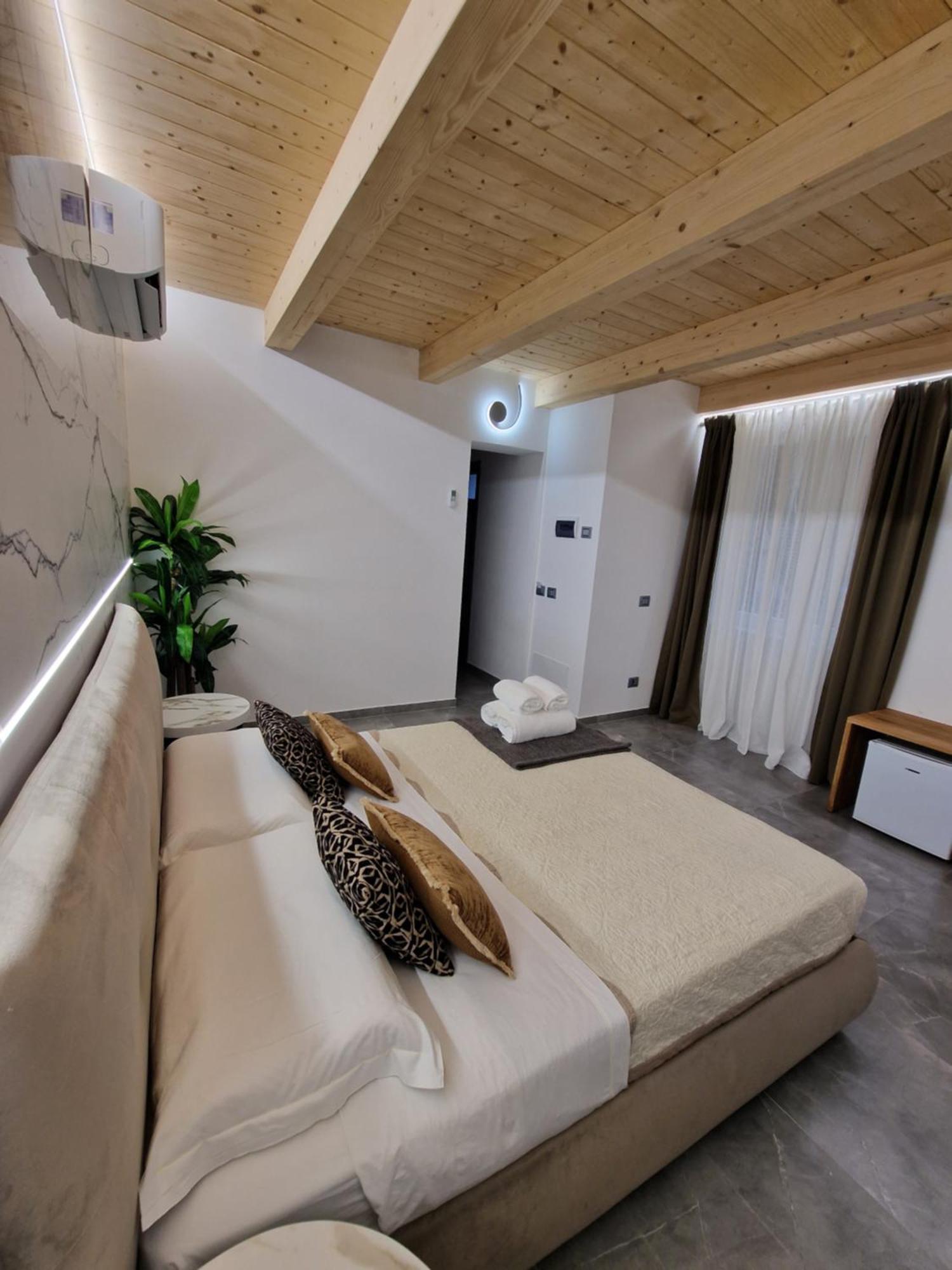 Marla Rooms Специя Экстерьер фото